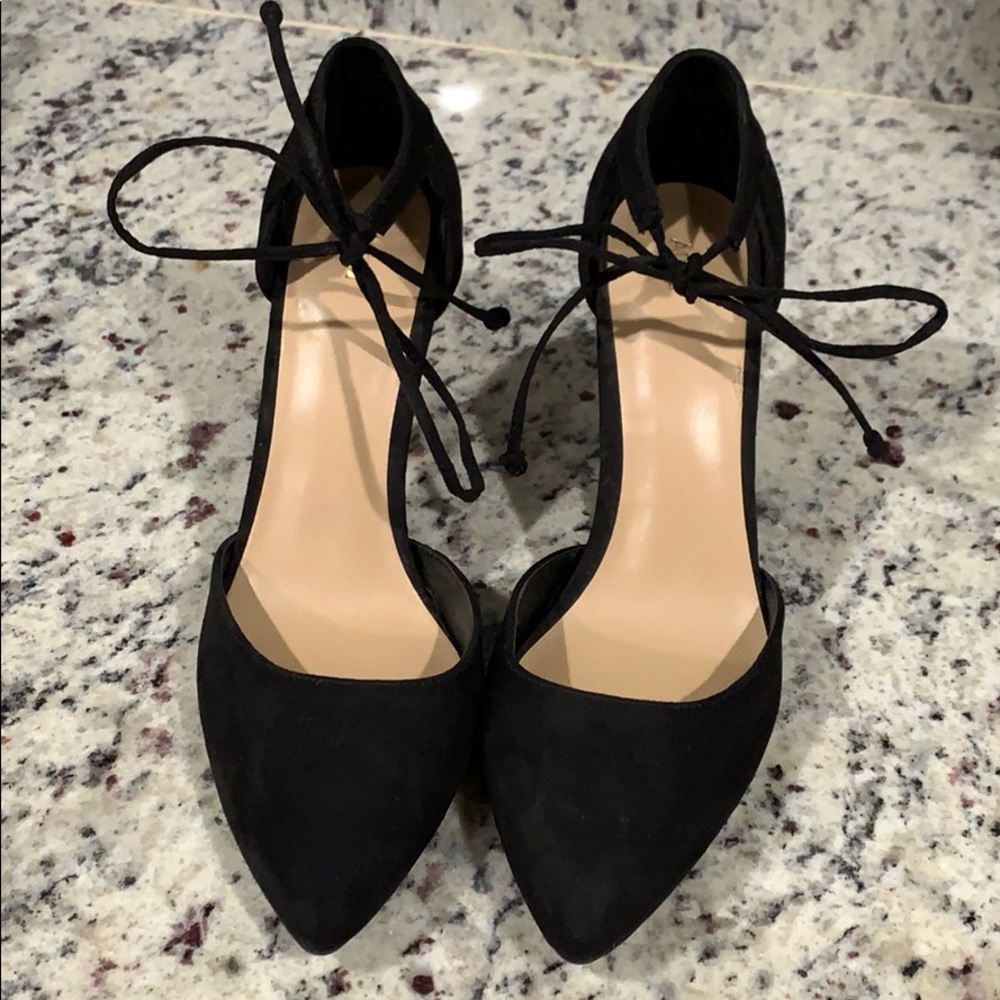 LIKE NEW STILETTO PUMPS